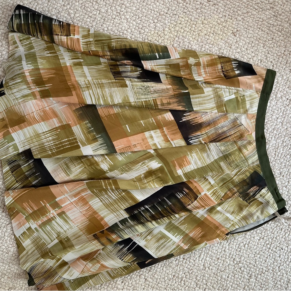 Anne Klein Multicolor A-Line Skirt like new size 8 below the knee